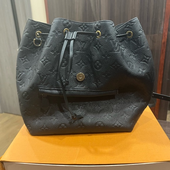 Louis Vuitton Backpack Montsouris - Picture 5 of 13
